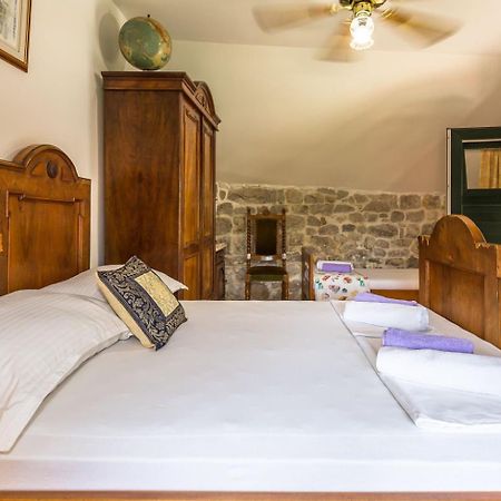 Willa Mini Stone House Omiš Zewnętrze zdjęcie