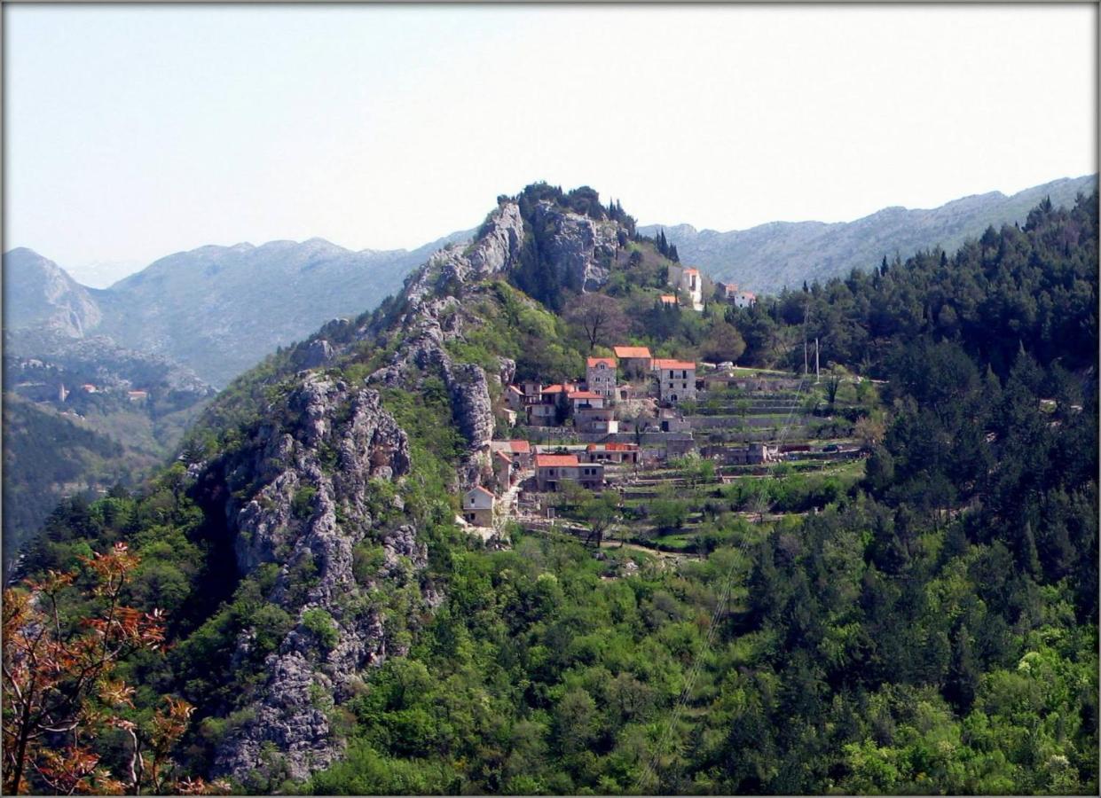 Willa Mini Stone House Omiš Zewnętrze zdjęcie