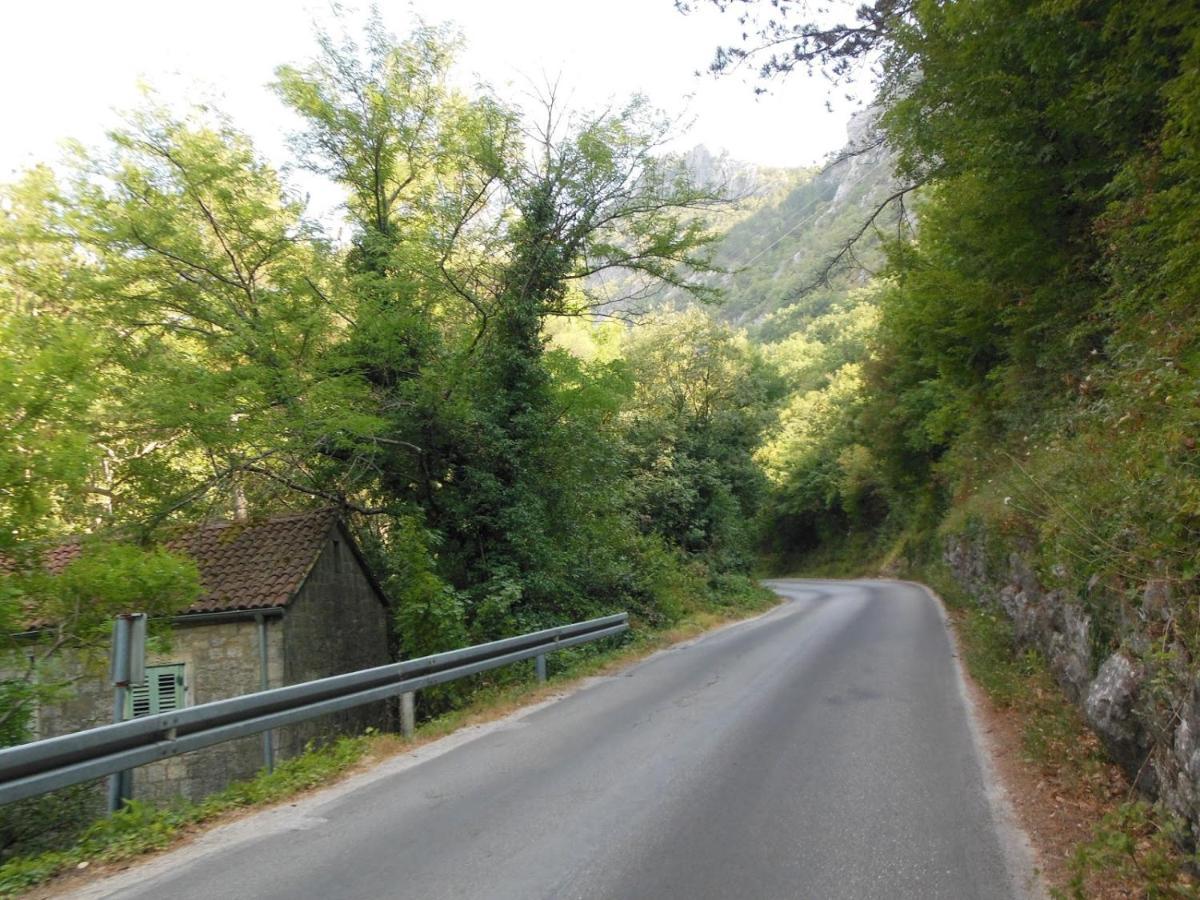 Willa Mini Stone House Omiš Zewnętrze zdjęcie