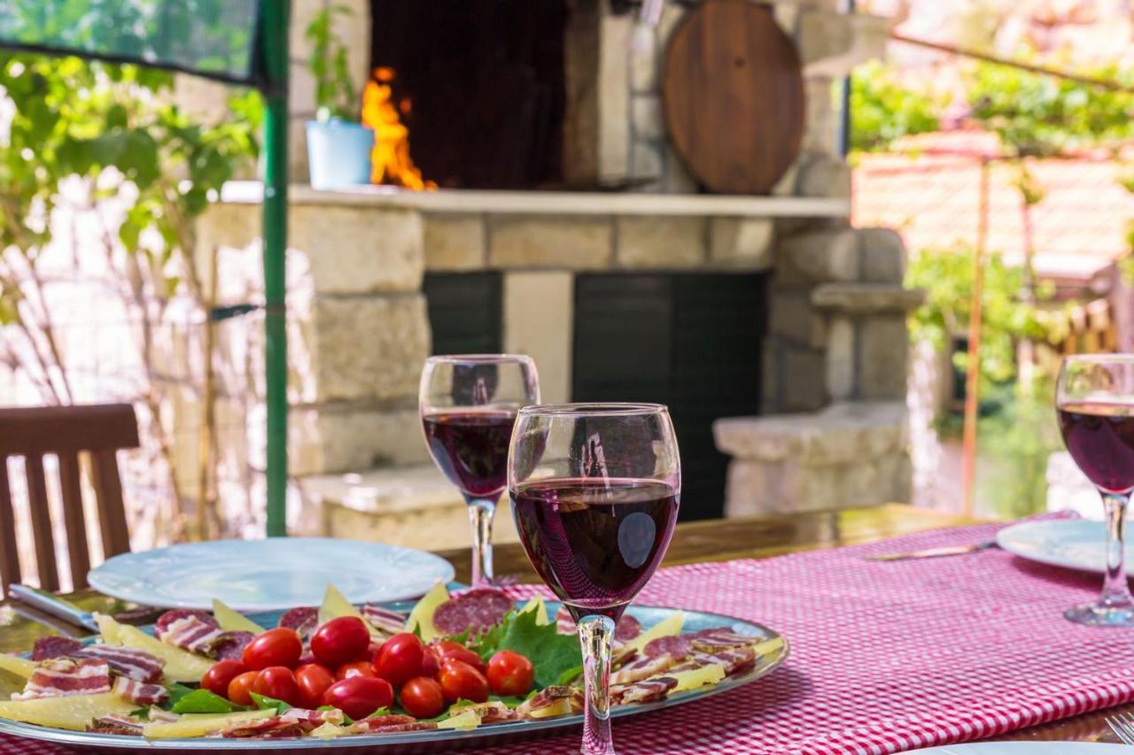 Willa Mini Stone House Omiš Zewnętrze zdjęcie