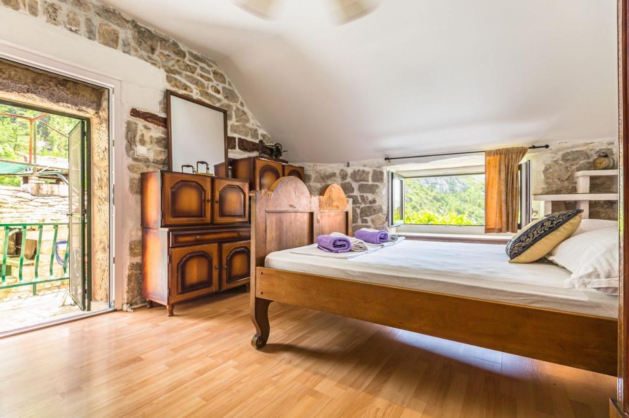 Willa Mini Stone House Omiš Zewnętrze zdjęcie