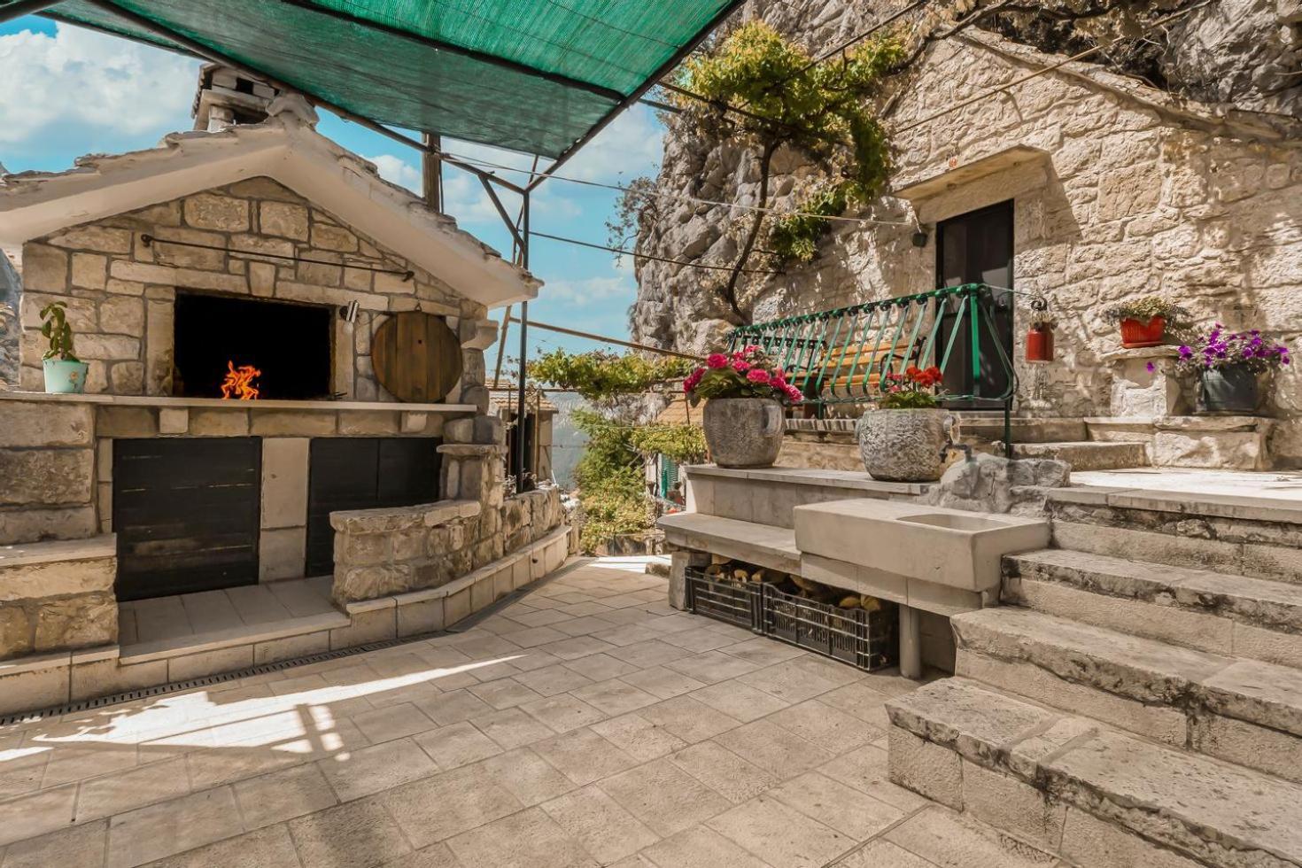 Willa Mini Stone House Omiš Zewnętrze zdjęcie